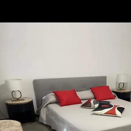 Venice Apartment With Private Courtyard-2
